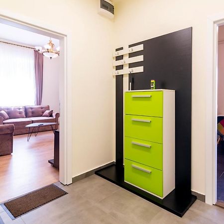 Jevrejska - Central Apartment With Free Parking Novi Sad Luaran gambar