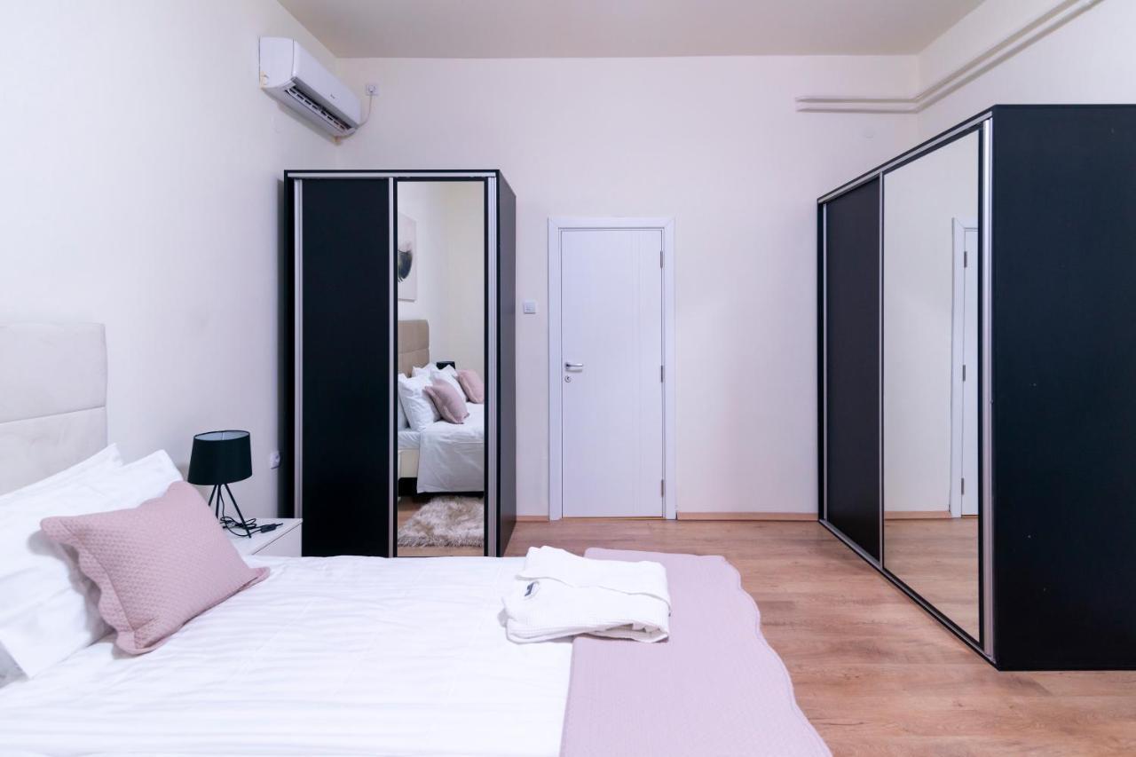Jevrejska - Central Apartment With Free Parking Novi Sad Luaran gambar